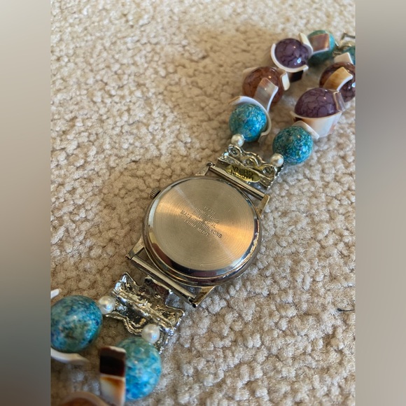 Women’s Pearl Seashell Bead Quartz Watch - Picture 4 of 4